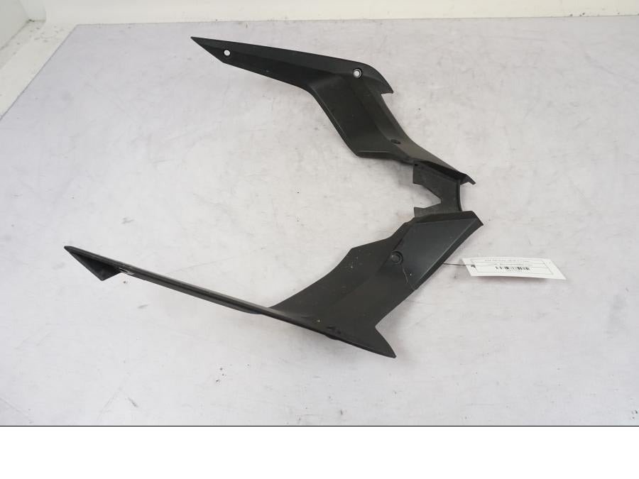 Framsidan på Bensintankskåpa från en KTM 790 Duke -2018 motorcykel.