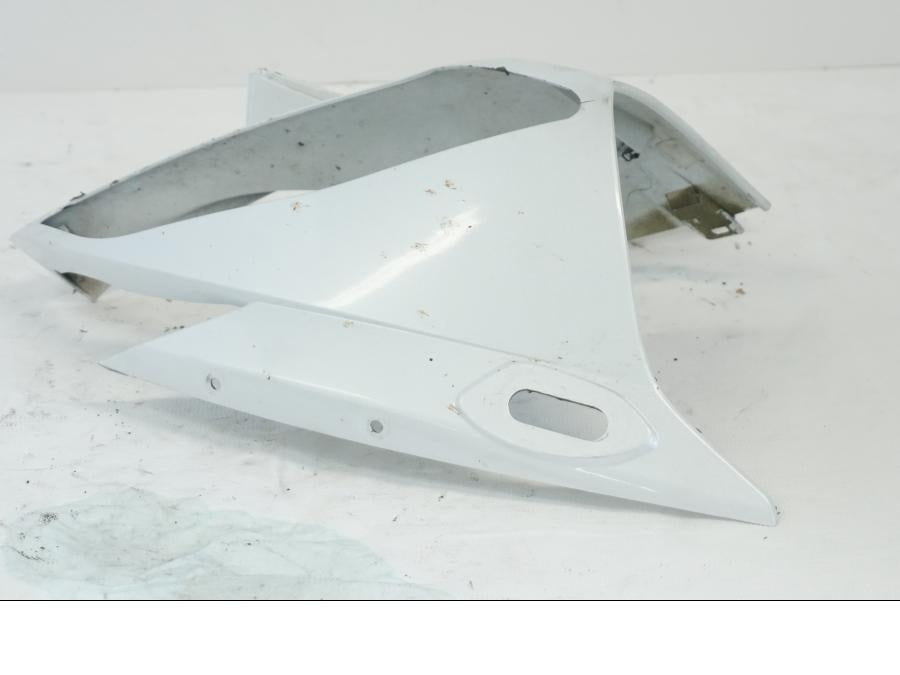 Snett uppifrån på Toppkåpa från en Yamaha YZF R6 -2006 motorcykel.