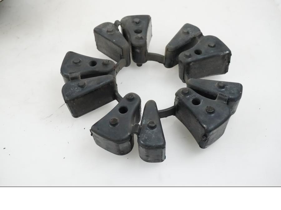 Höger sida på Ryckutjämnare från en Triumph Rocket III -2007 motorcykel.