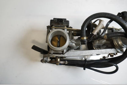 Baksidan på Spjällhus från en Ducati 748 -1999 motorcykel.