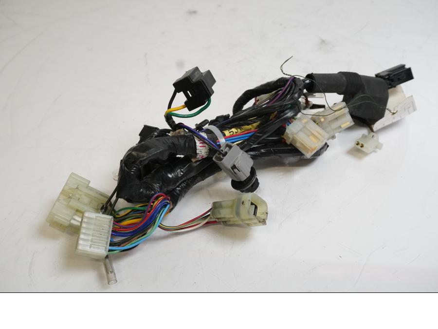 Framsidan på Kablage från en Yamaha FJR 1300 -2002 motorcykel.