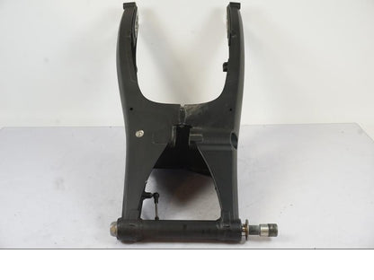 Snett nerifrån på Sving från en BMW S 1000 XR -2019 motorcykel.