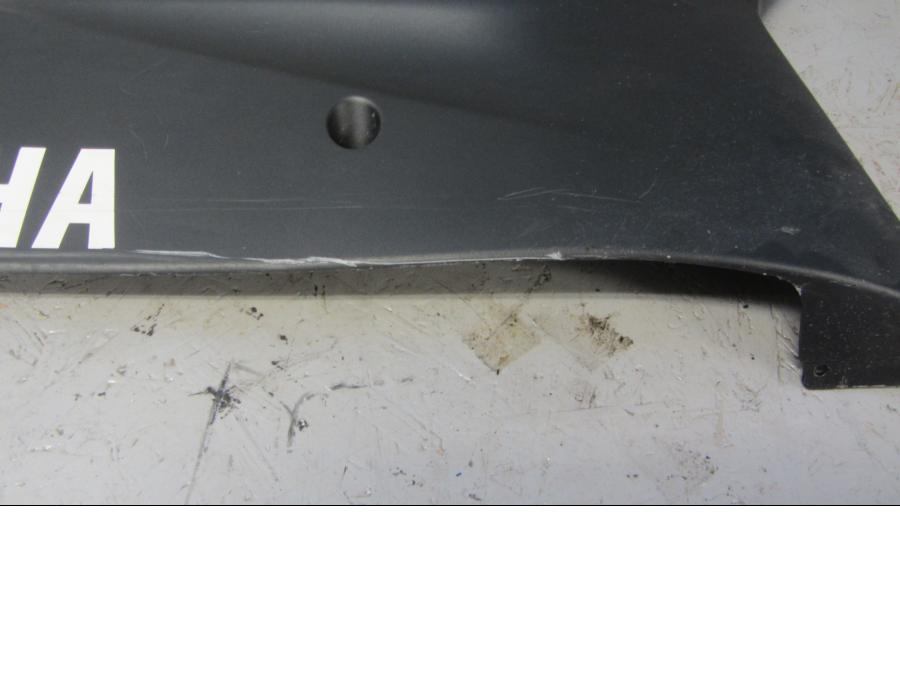 Höger sida på Magkåpa från en Yamaha YZF R6 -2006 motorcykel.