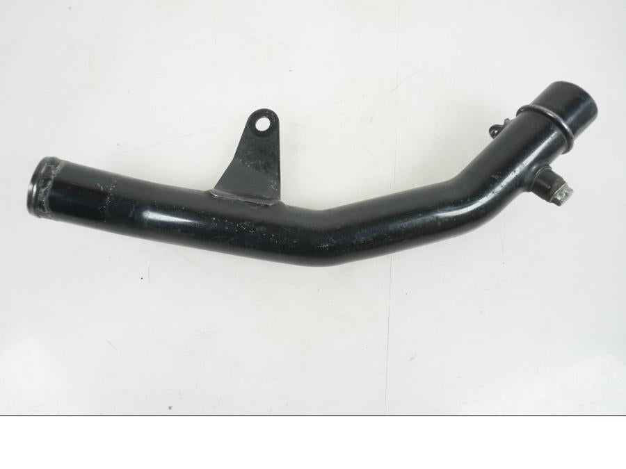 Baksidan på Vattenrör från en Yamaha MT-07 -2014 motorcykel.