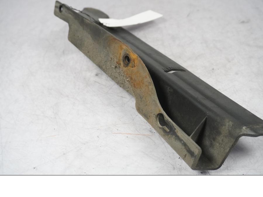 Vänster sida på Remskydd från en H-D Touring Street Glide FLHX -2009 motorcykel.