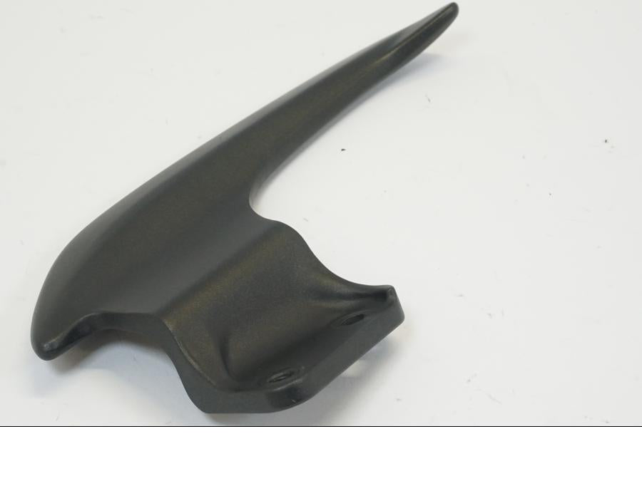 Framsidan på Passagerarhandtag från en Yamaha YS 125 -2017 motorcykel.