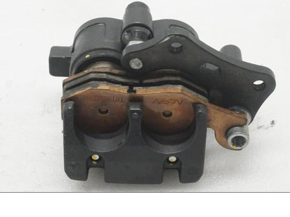 Baksidan på Bromsok från en Kawasaki Z 400 -2020 motorcykel.