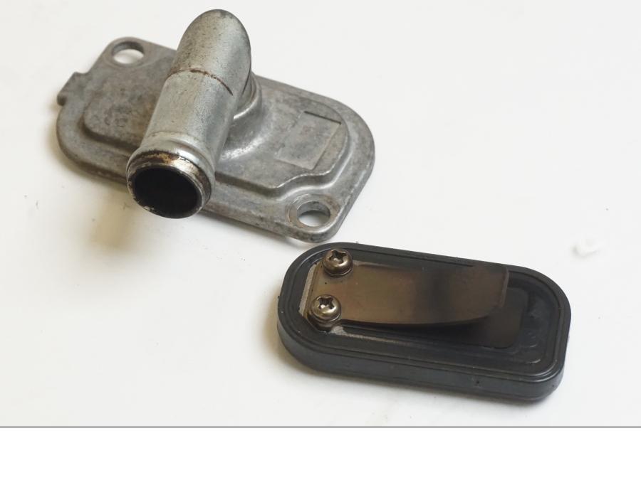 Framsidan på Second Air från en KTM 1190 Adventure -2015 motorcykel.