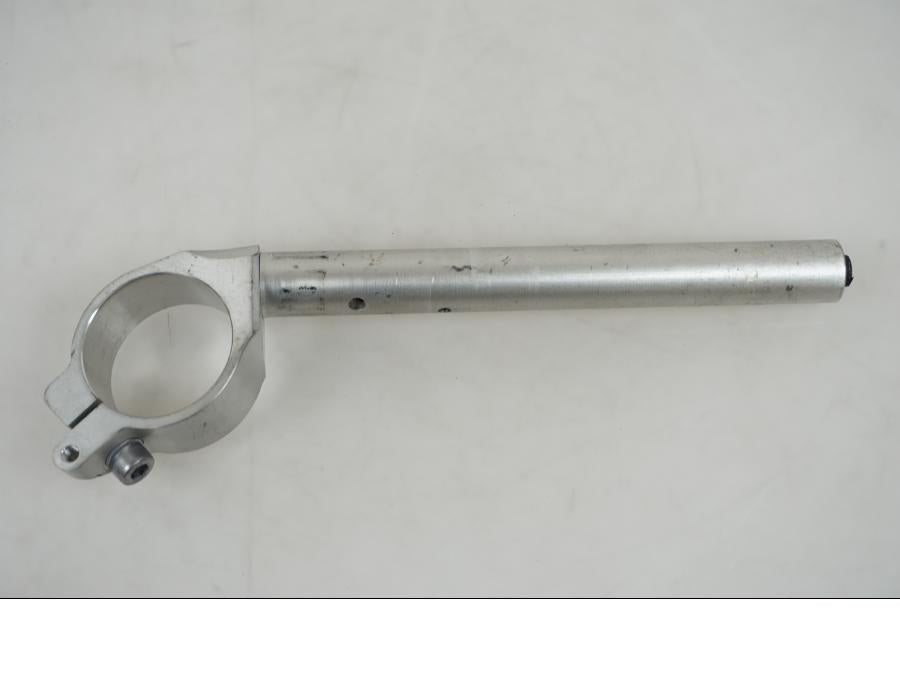 Vänster sida på Styre från en Yamaha YZF R6 -2011 motorcykel.