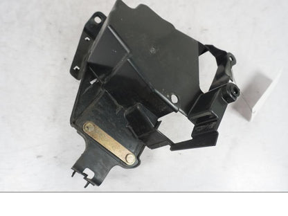 Baksidan på Plast från en Honda VT 600 C -1998 motorcykel.