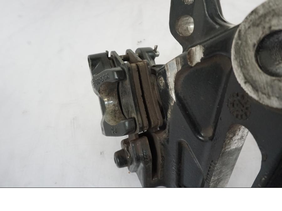 Snett uppifrån på Bromsok från en KTM 125 Duke -2017 motorcykel.