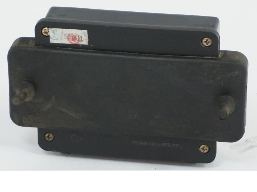 Snett nerifrån på Säkringsbox från en Kawasaki VN 1500 -2002 motorcykel.