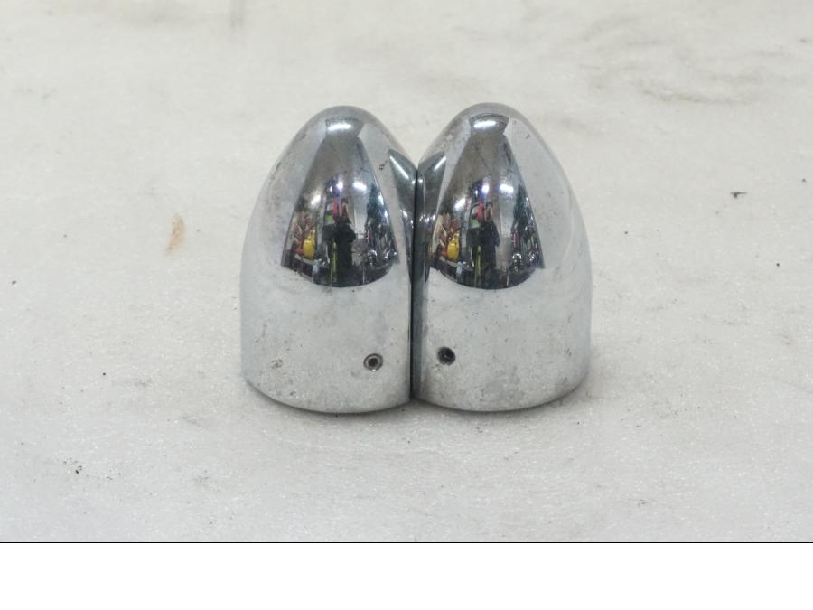 Framsidan på Gaffelbendekor från en Suzuki VL 800 -2004 motorcykel.