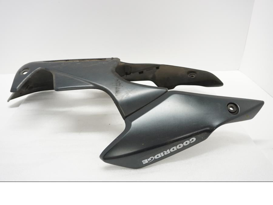 Baksidan på Magkåpa från en Suzuki GSX 1300 BK -2008 motorcykel.