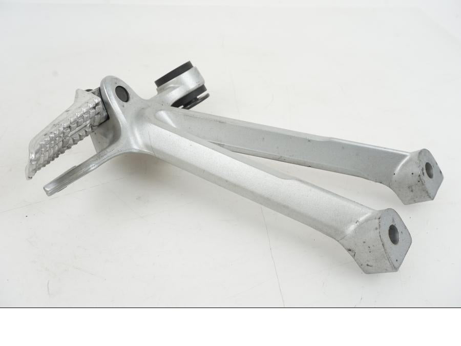 Höger sida på Fotpinne från en Suzuki GSX-R 1000 -2007 motorcykel.