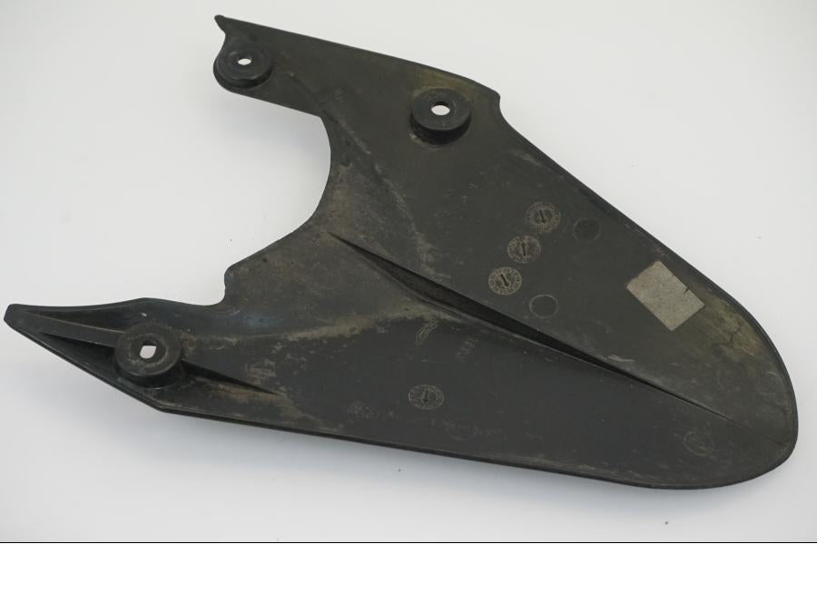 Snett uppifrån på Svingskärm från en Triumph Daytona 675 -2007 motorcykel.