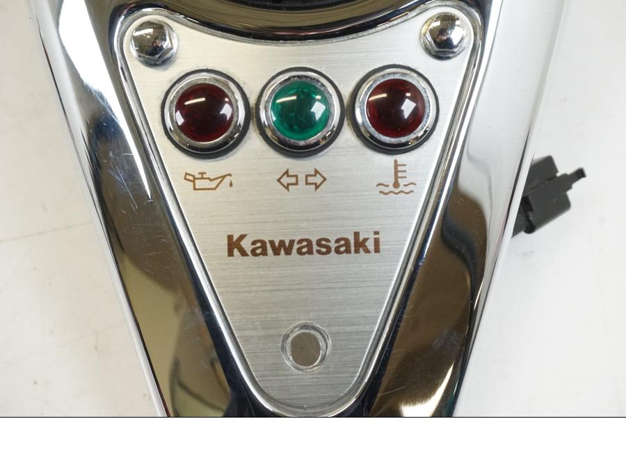 Snett nerifrån på Instrumentpanel från en Kawasaki VN 800 -2000 motorcykel.