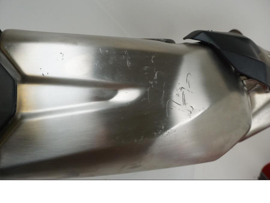 Extrabild1 på Ljuddämpare från en BMW F 900 R -2021 motorcykel.