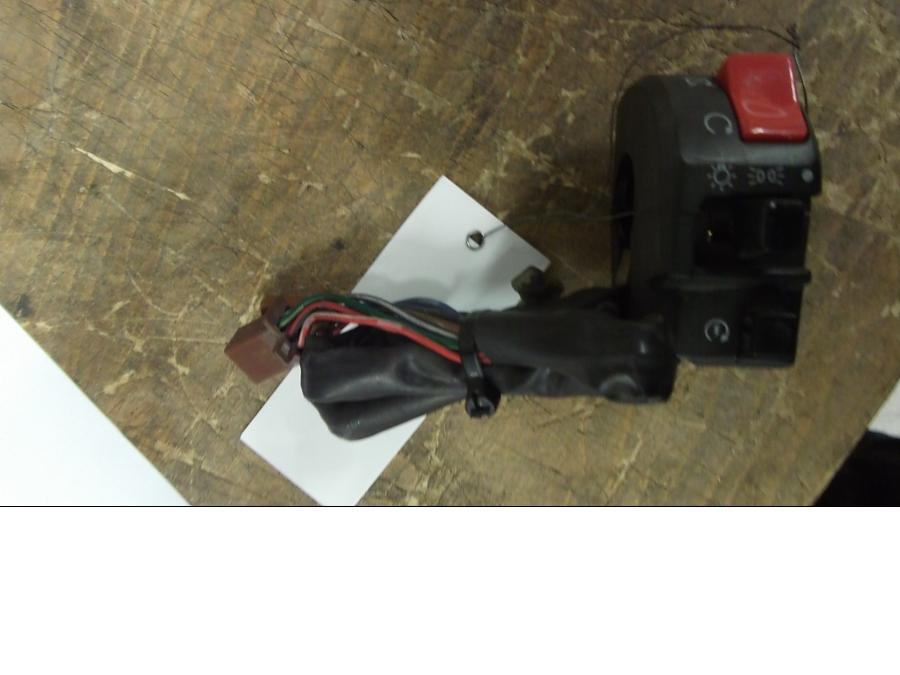 Framsidan på Styrelreglage från en Kawasaki ZX-6R -1998 motorcykel.