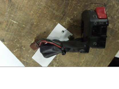 Framsidan på Styrelreglage från en Kawasaki ZX-6R -1998 motorcykel.