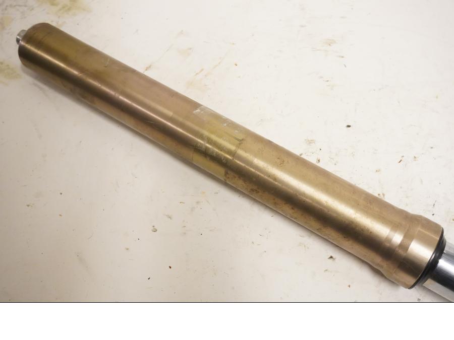 Höger sida på Gaffelben från en Kawasaki ZXR 750 -1993 motorcykel.