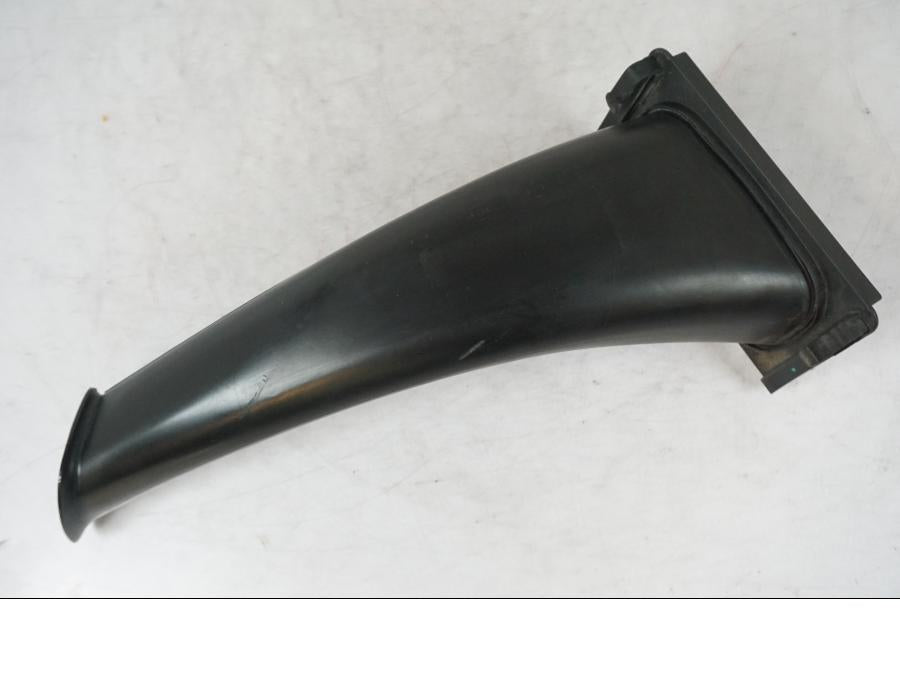 Framsidan på Luftrör från en BMW R 1200 R -2007 motorcykel.