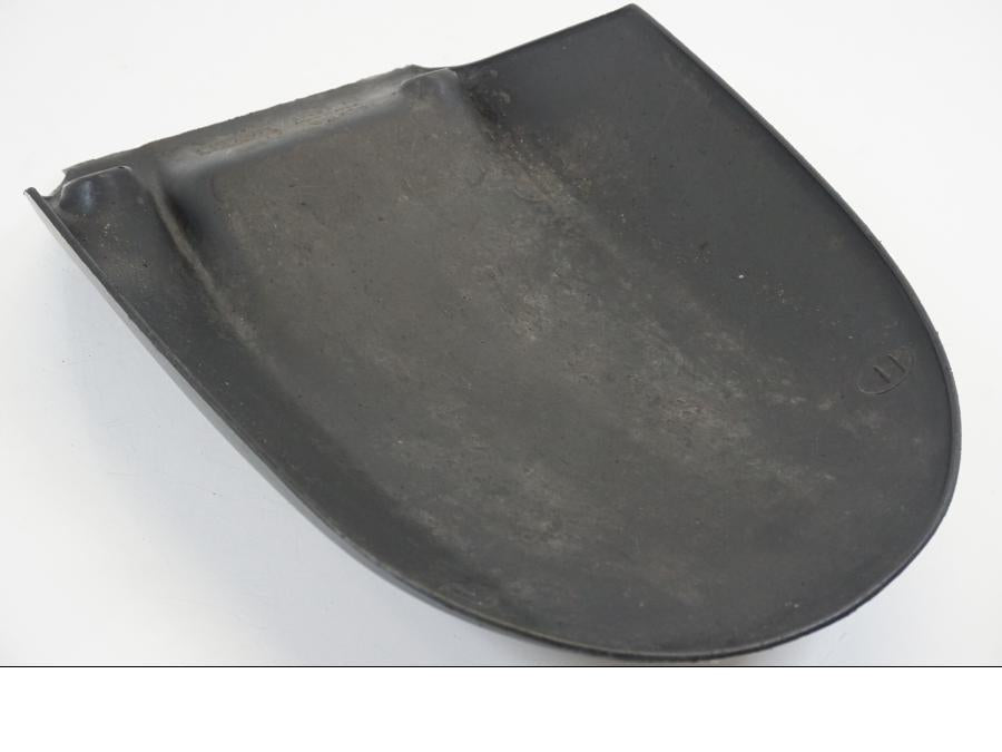 Baksidan på Svingskärm från en Aprilia RSV 1000 R Tuono -2006 motorcykel.