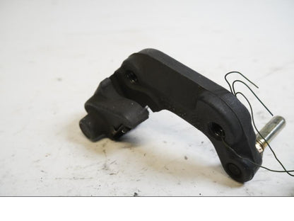 Baksidan på Bromsoksfäste från en BMW F 650 -1999 motorcykel.