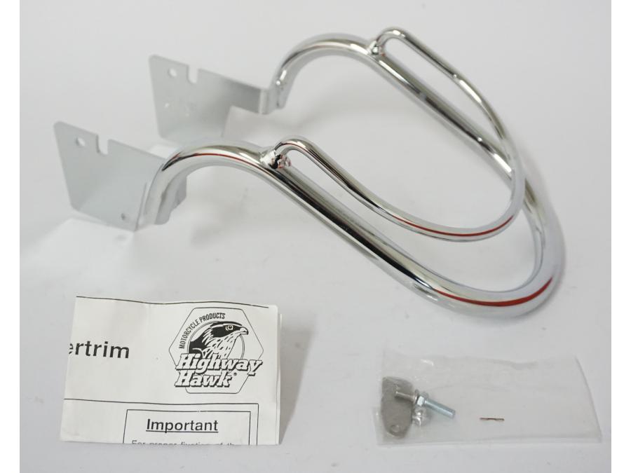 Framsidan på Framskärmsstag från en Suzuki VS 800 -1999 motorcykel.