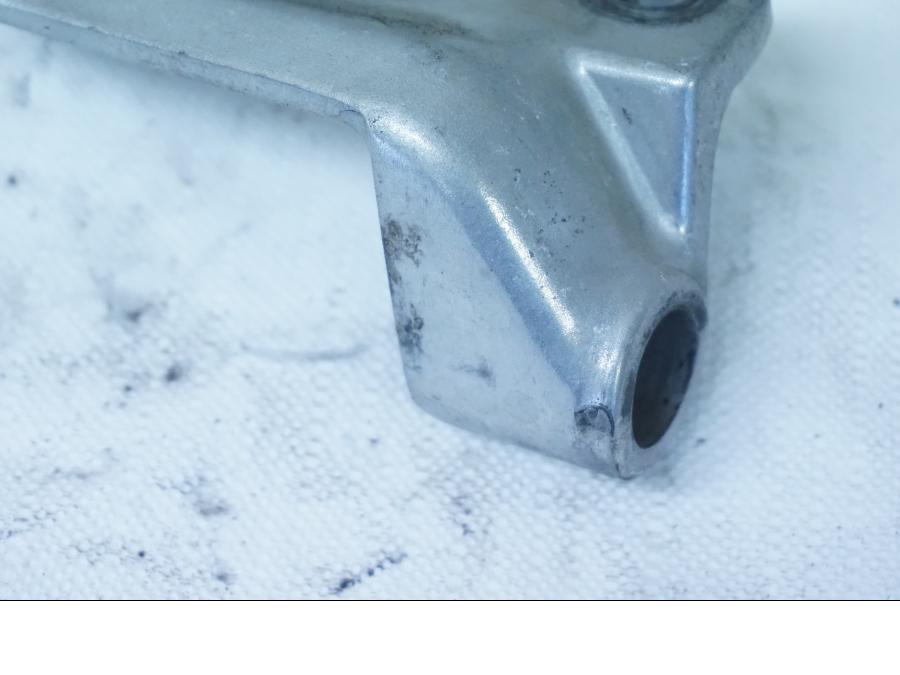 Snett uppifrån på Passagerarhandtag från en Honda VFR 750 -1992 motorcykel.