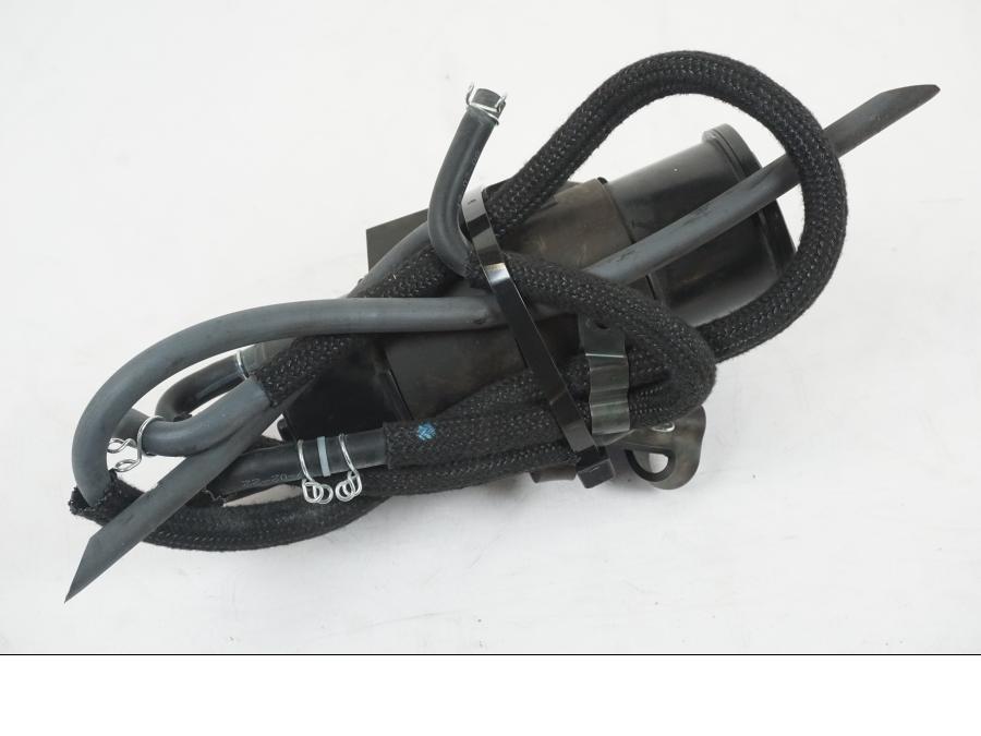 Höger sida på Fuel Evap System från en Yamaha MT-07 -2019 motorcykel.