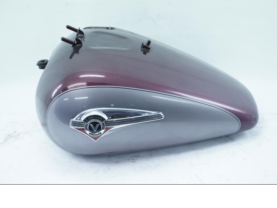 Baksidan på Bensintank från en Kawasaki VN 1500 Classic Tourer -2001 motorcykel.