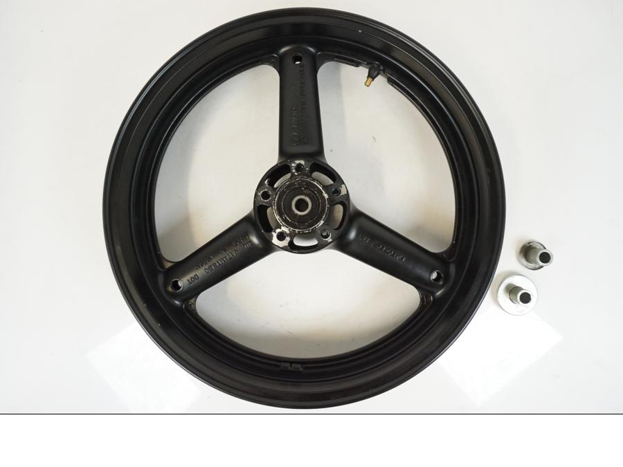 Framsidan på Fälg från en Suzuki GSX 600 F -1998 motorcykel.