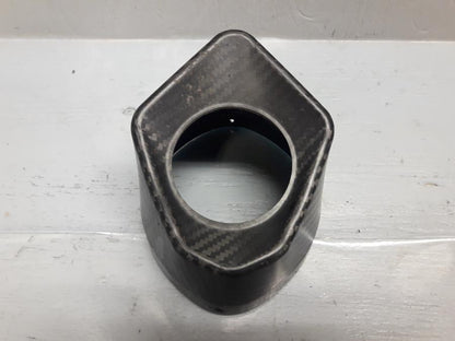 Framsidan på Ljuddämpardekor från en Suzuki DL 1000 -2018 motorcykel.