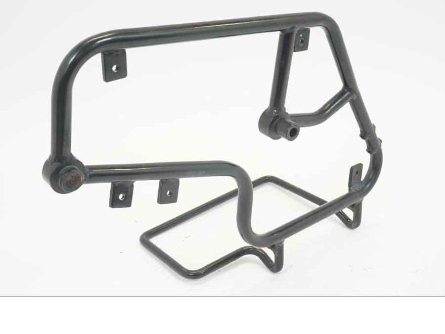 Höger sida på Väskbågar från en Triumph Rocket III -2007 motorcykel.