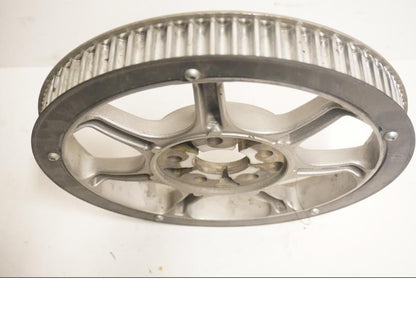 Baksidan på Remdrev från en Yamaha XVS 1300 -2008 motorcykel.