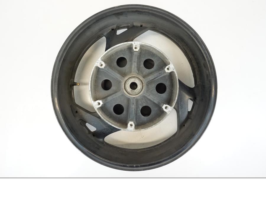 Extrabild1 på Fälg från en Honda ST 1300 -2002 motorcykel.