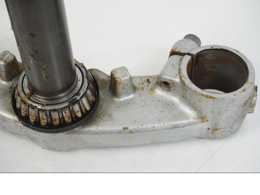 Höger sida på Gaffelkrona från en Yamaha XV 1100 -1993 motorcykel.