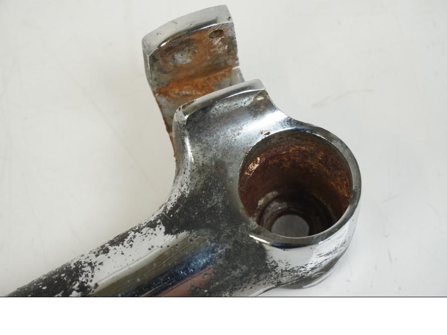 Snett uppifrån på Bakskärmstag från en Suzuki VS 1400 -1999 motorcykel.