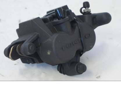 Baksidan på Bromsok från en Kawasaki ER-6N -2012 motorcykel.