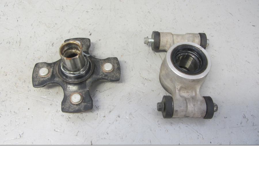 Baksidan på Spindel från en Suzuki LTA 750 XP E -2009 motorcykel.