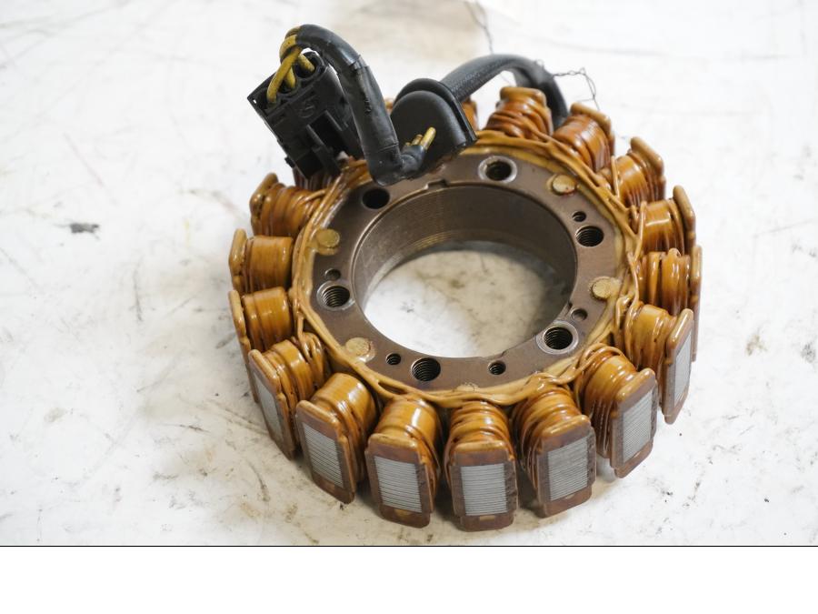 Framsidan på Generator från en BMW F 650 CS -2003 motorcykel.