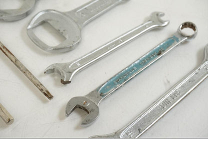 Vänster sida på Verktyg från en KTM 990 SM -2009 motorcykel.