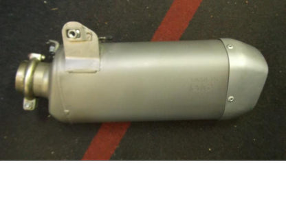 Baksidan på Ljuddämpare från en Yamaha YZF 1000 R1 -2015 motorcykel.