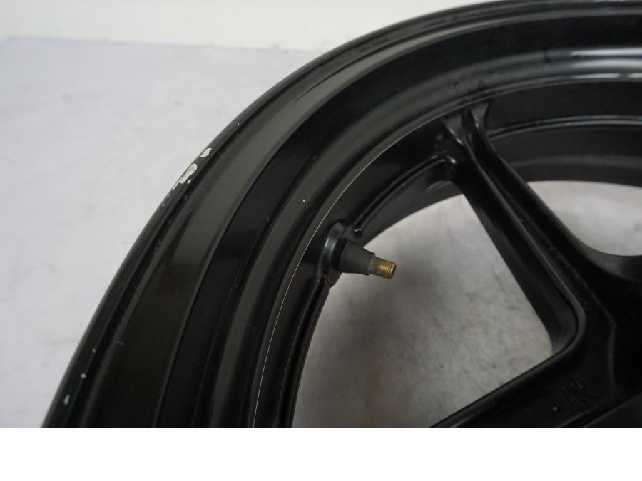 Extrabild1 på Fälg från en Kawasaki Versys 650 -2014 motorcykel.