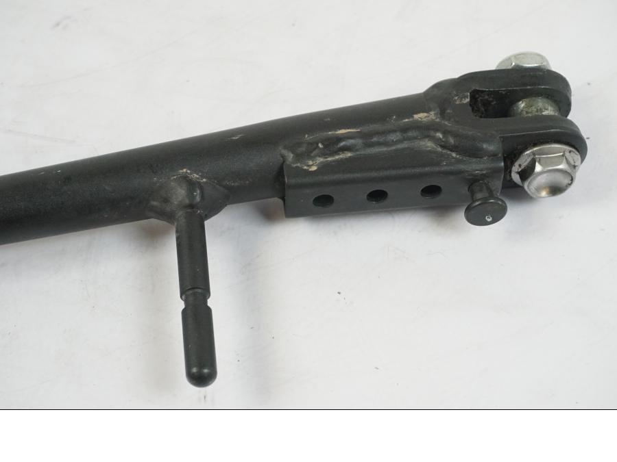 Baksidan på Sidostöd från en Kawasaki Z 900 -2021 motorcykel.