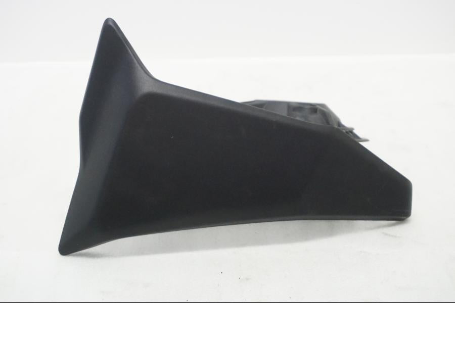 Framsidan på Vattenkylkåpa från en Ducati Hypermotard -2020 motorcykel.