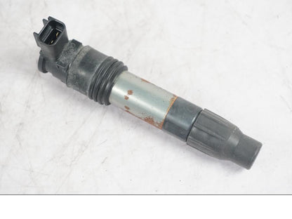 Framsidan på Tändspole från en KTM 1290 Super Duke -2019 motorcykel.