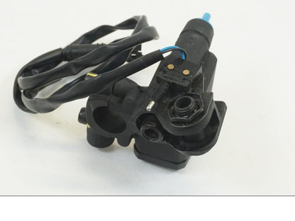 Snett uppifrån på Kopplingshuvudcylinder från en Ducati Scrambler 800 -2022 motorcykel.