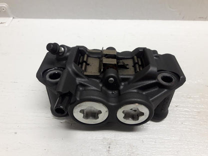 Framsidan på Bromsok från en Yamaha XSR 900 -2016 motorcykel.